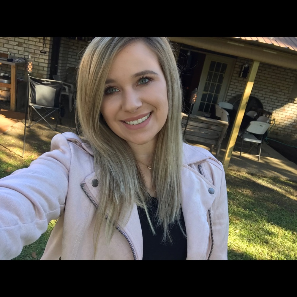 Meet your Posher, Alexandra